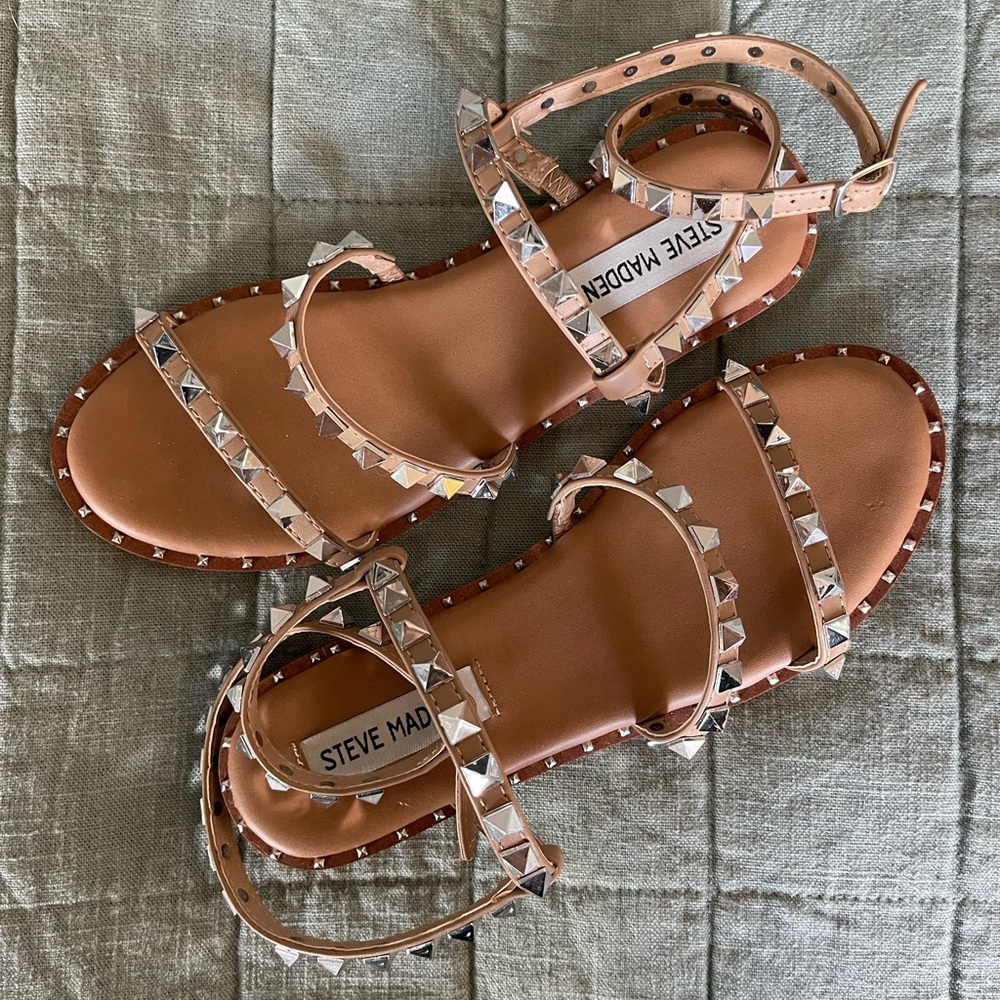 Steve Madden Travel Tan Sandal Size 6